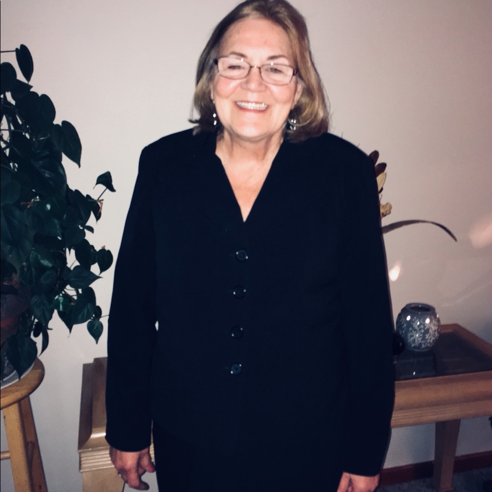 Meet your Posher, Leslie